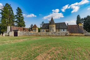 Villa avec piscine sur le domaine d'un château